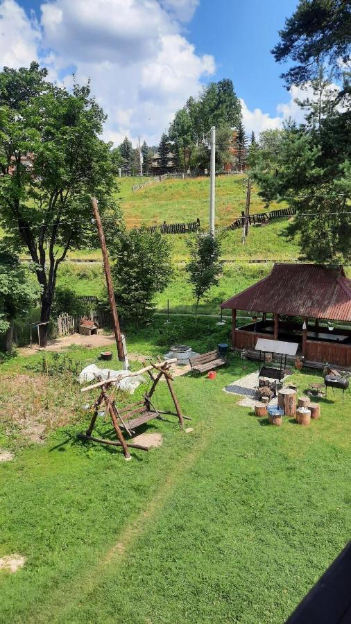 Gostyniy Dvir Petrovski ボロフタ エクステリア 写真